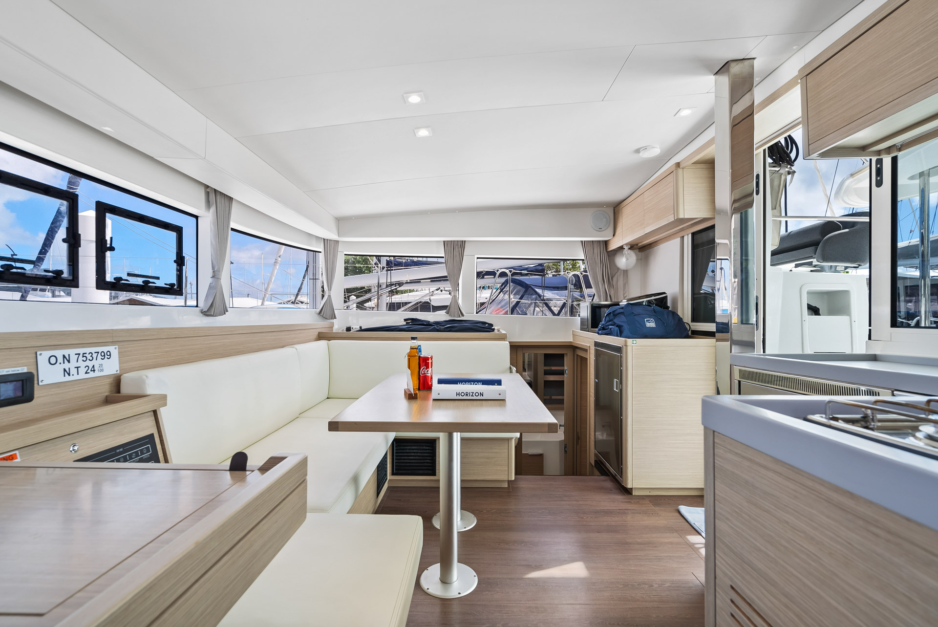 Lagoon 40 OW - 3 + 1 cab. — photo 14