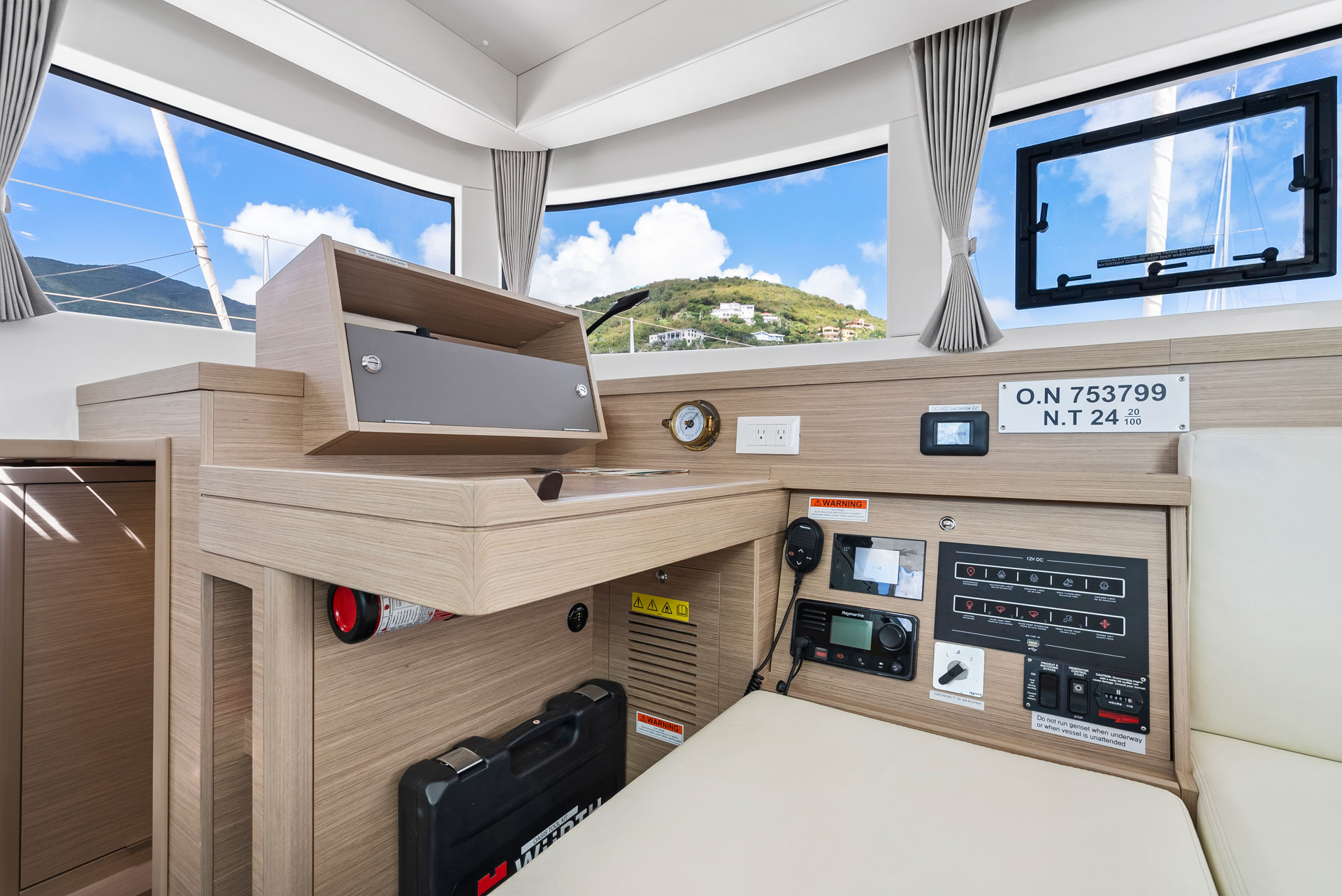 Lagoon 40 OW - 3 + 1 cab. — photo 16