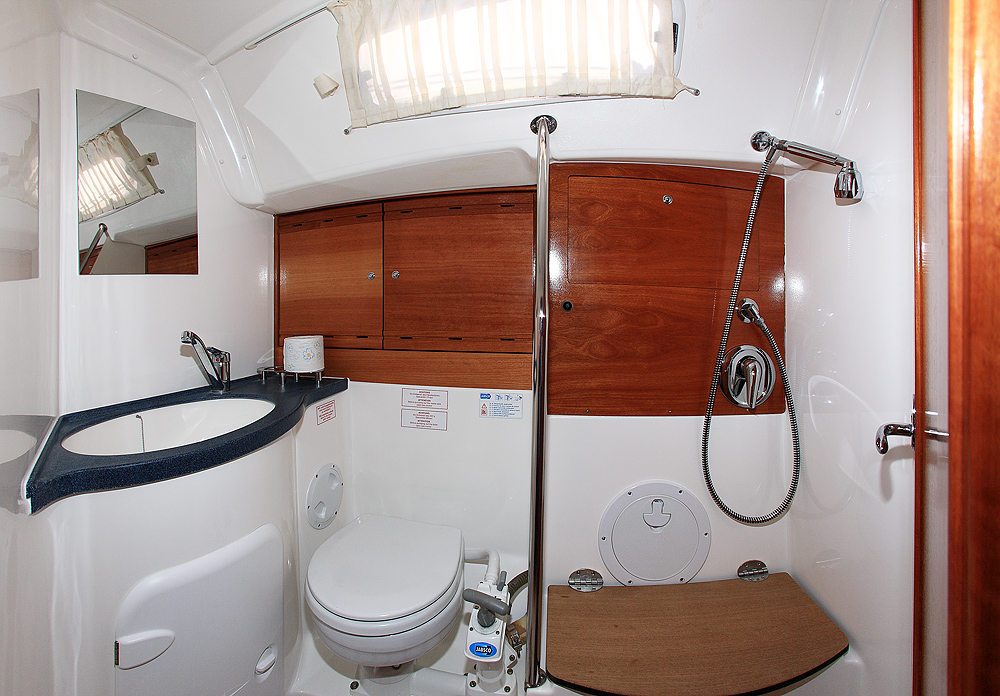 Bavaria 40 Cruiser — photo 15