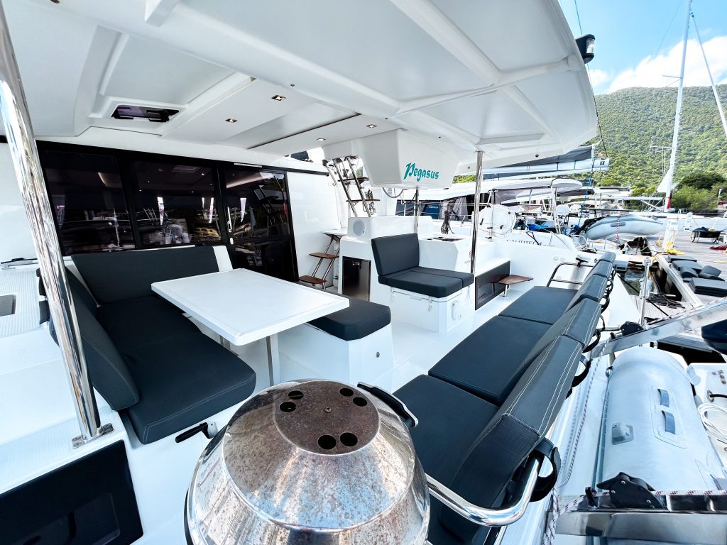 Fountaine Pajot Astrea 42 - 3 + 1 cab. — photo 7