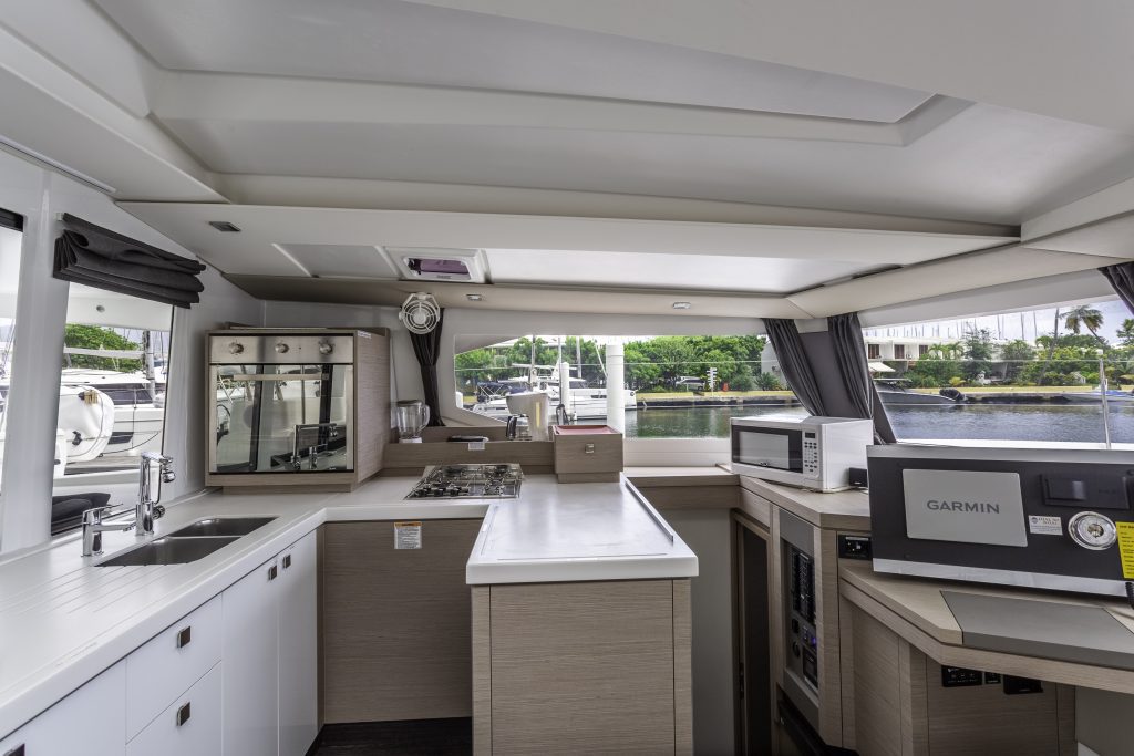 Fountaine Pajot Astrea 42 - 3 + 1 cab. — photo 18