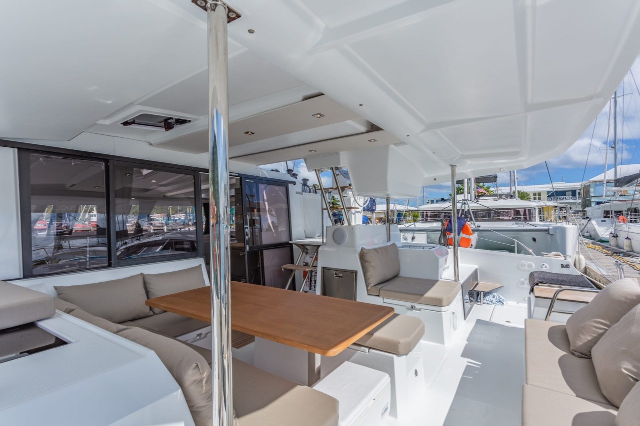 Fountaine Pajot Astrea 42 — photo 12