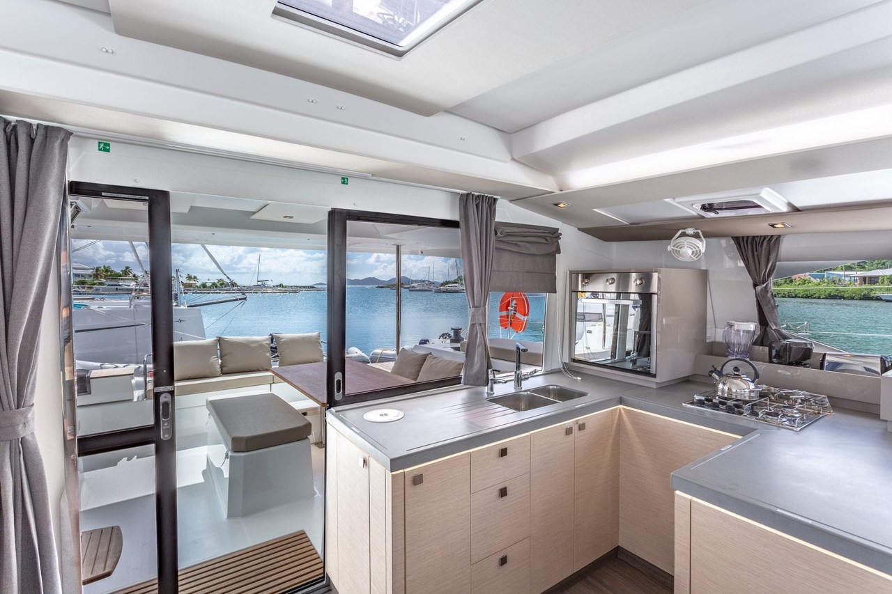 Fountaine Pajot Astrea 42 — photo 14