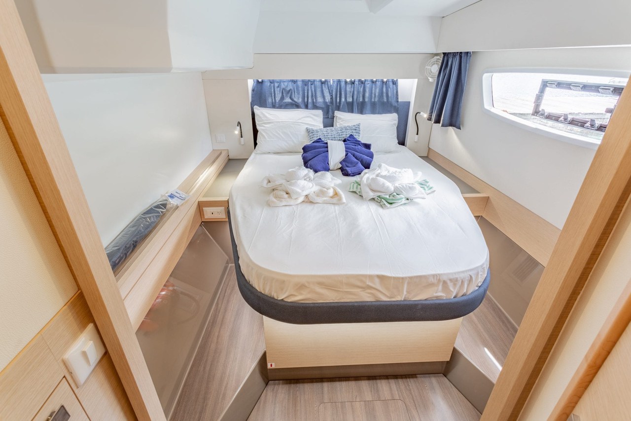 Fountaine Pajot Astrea 42 — photo 17