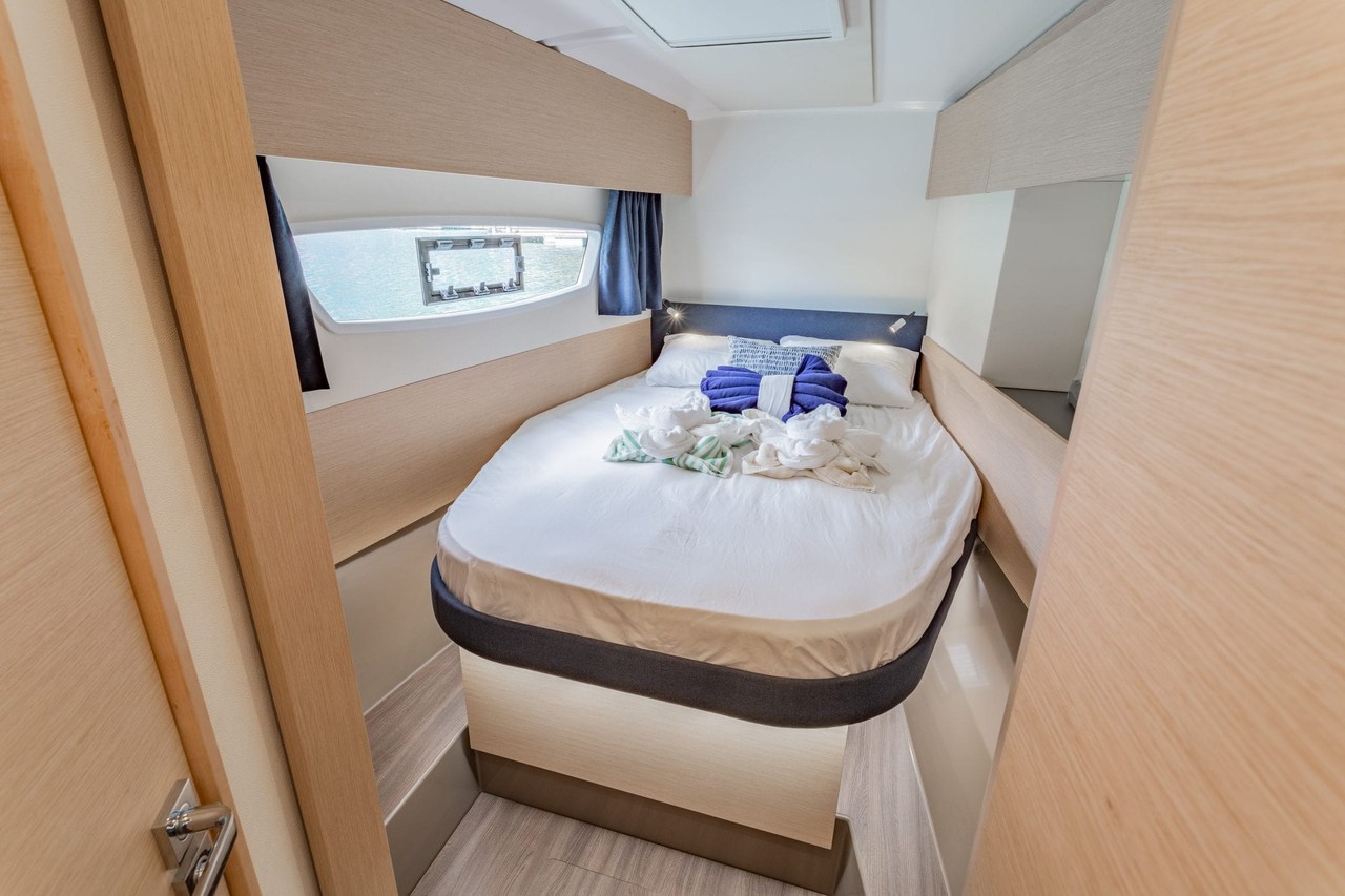 Fountaine Pajot Astrea 42 — photo 18