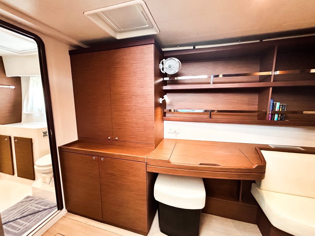 Lagoon 42 OW - 3 + 1 cab. — photo 18