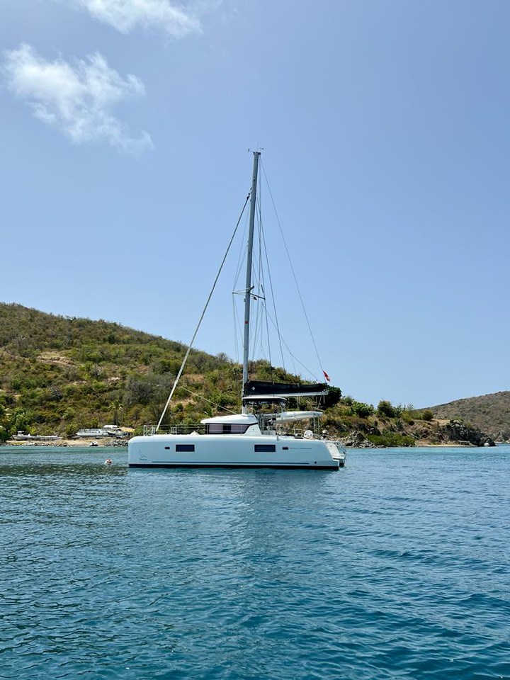 Lagoon 42 - 4 + 2 cab. — photo 5