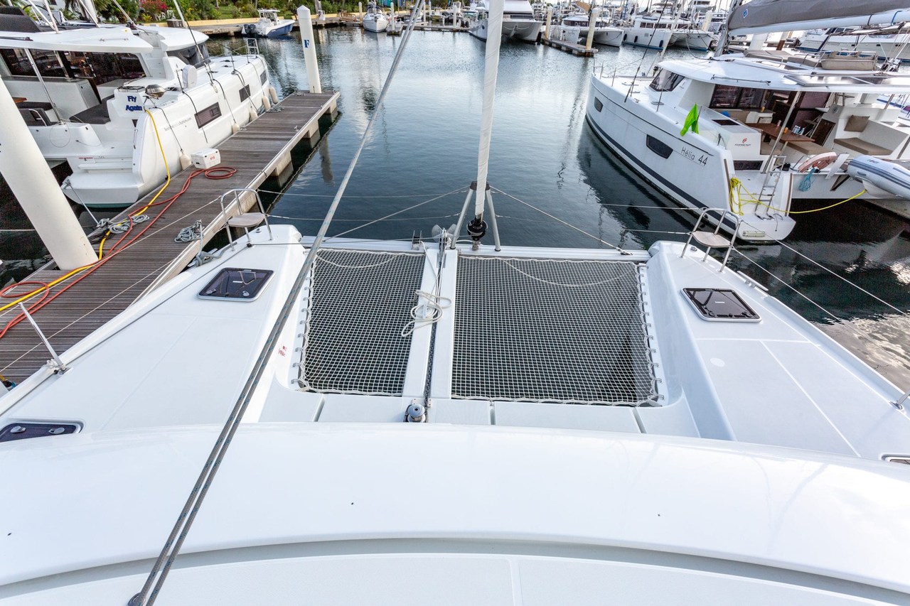 Lagoon 42 - 4 + 2 cab. — photo 9