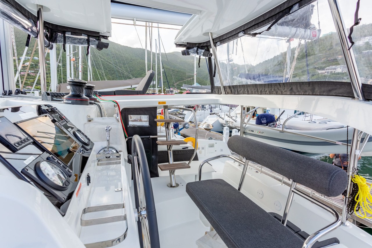 Lagoon 42 - 4 + 2 cab. — photo 12