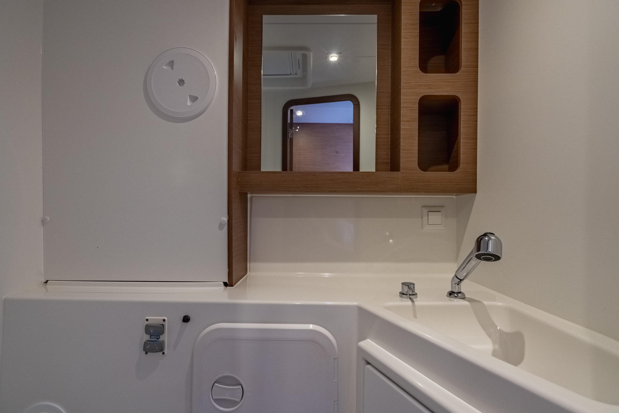 Lagoon 42 - 4 + 2 cab. — photo 28