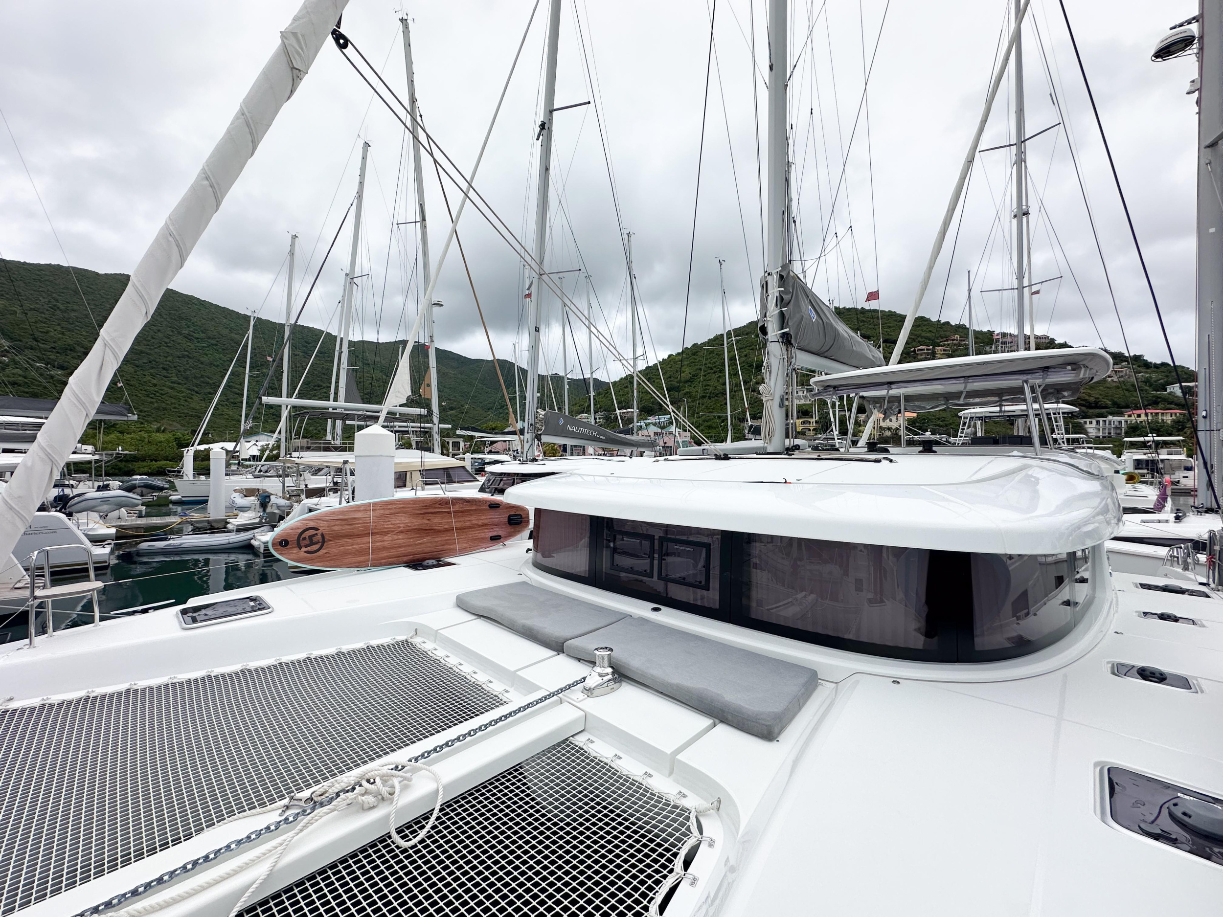 Lagoon 42 - 4 + 1 cab. — photo 9