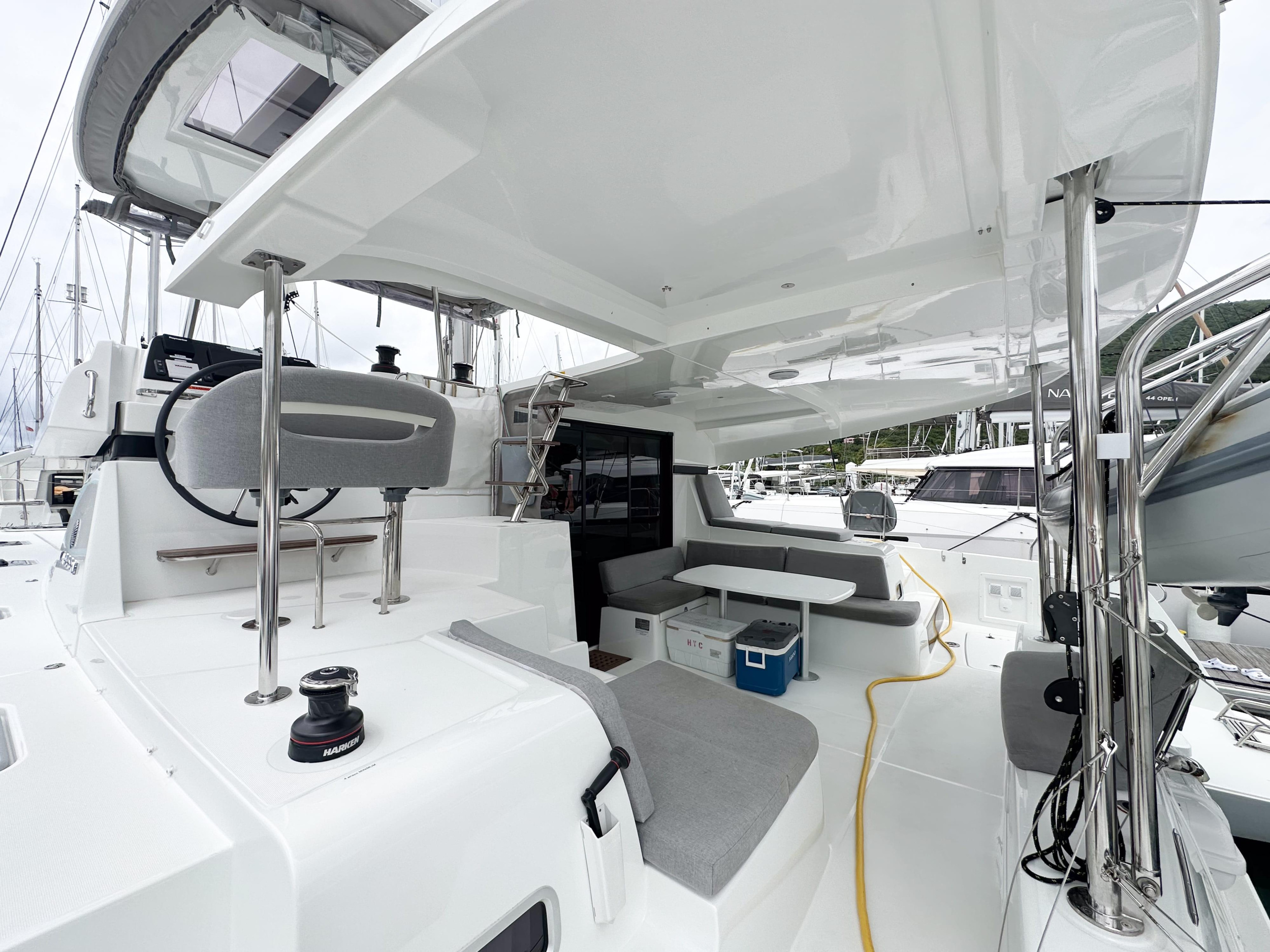 Lagoon 42 - 4 + 1 cab. — photo 14