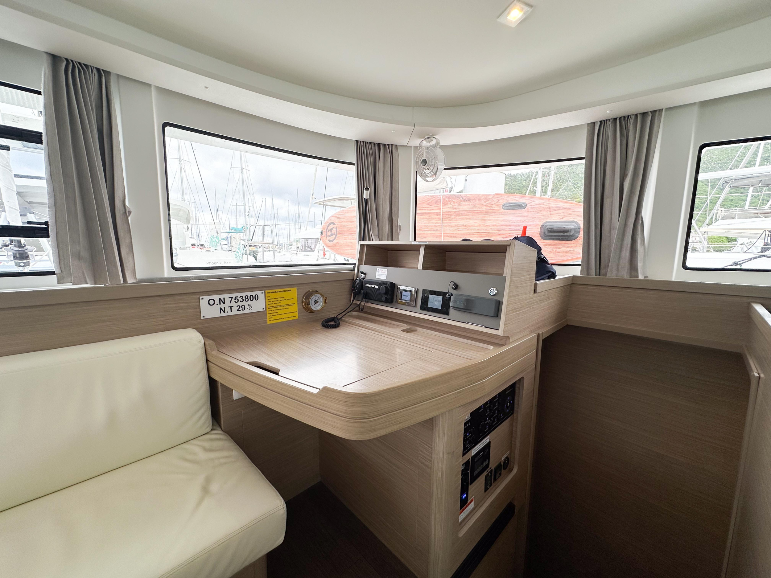 Lagoon 42 - 4 + 1 cab. — photo 24