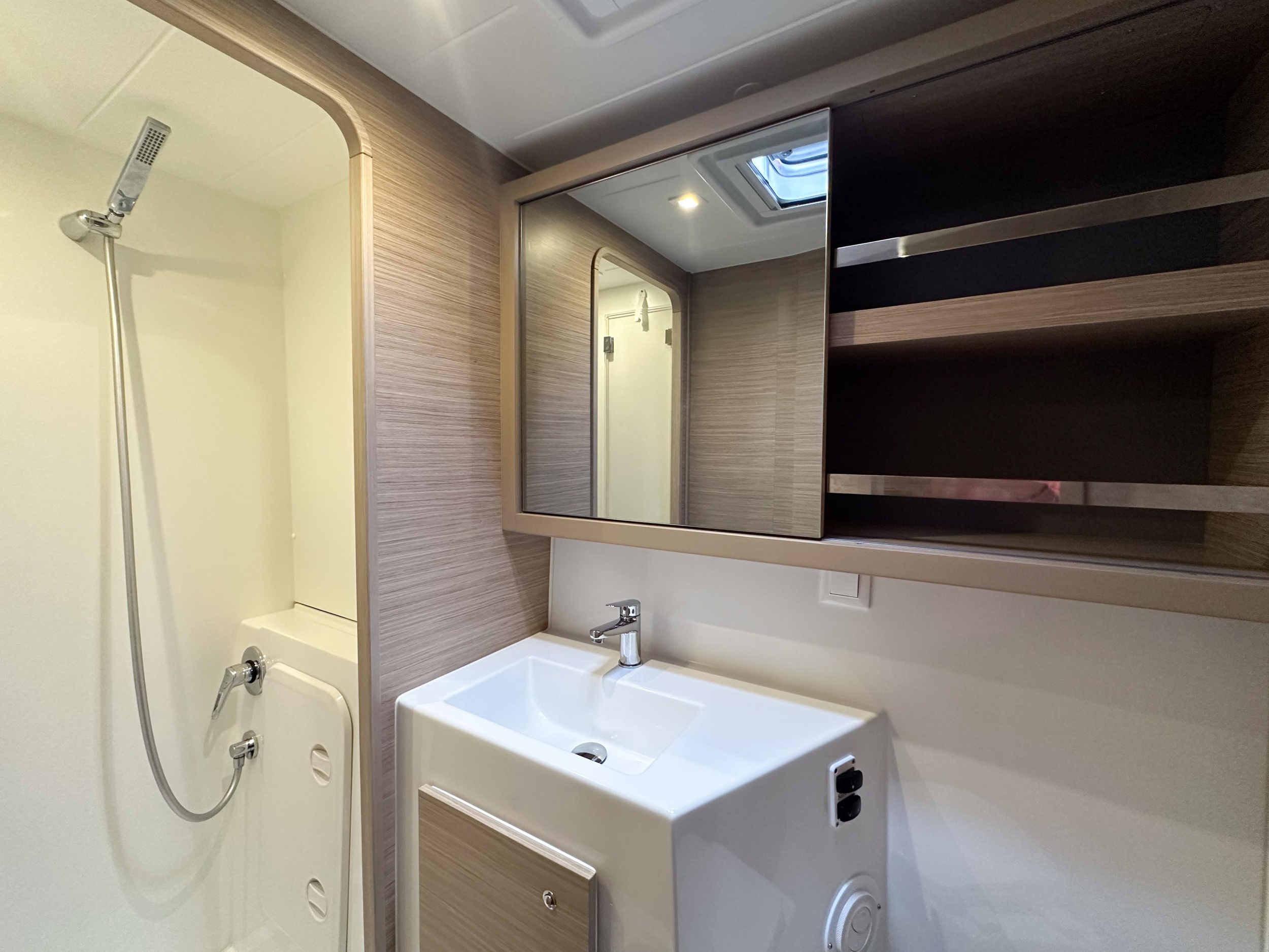 Lagoon 42 - 4 + 1 cab. — photo 27