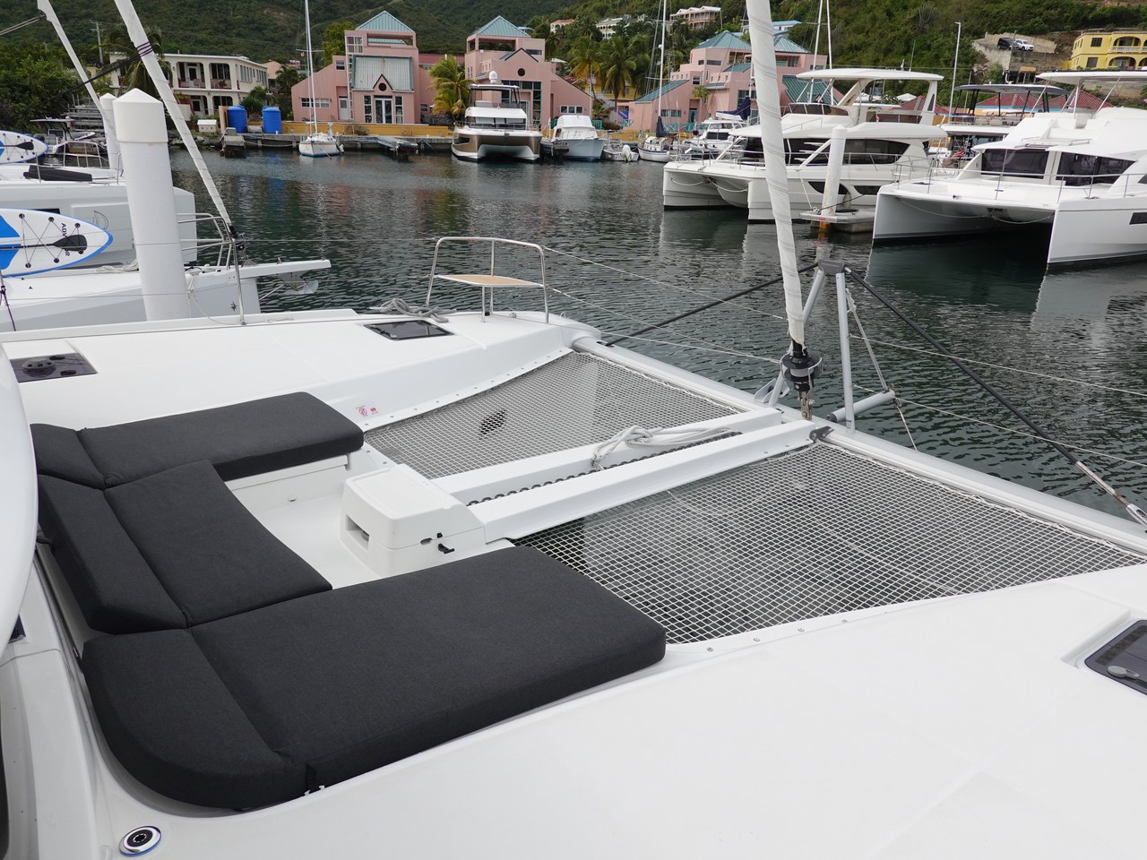 Lagoon 46 OW - 3 + 1 cab. — photo 6