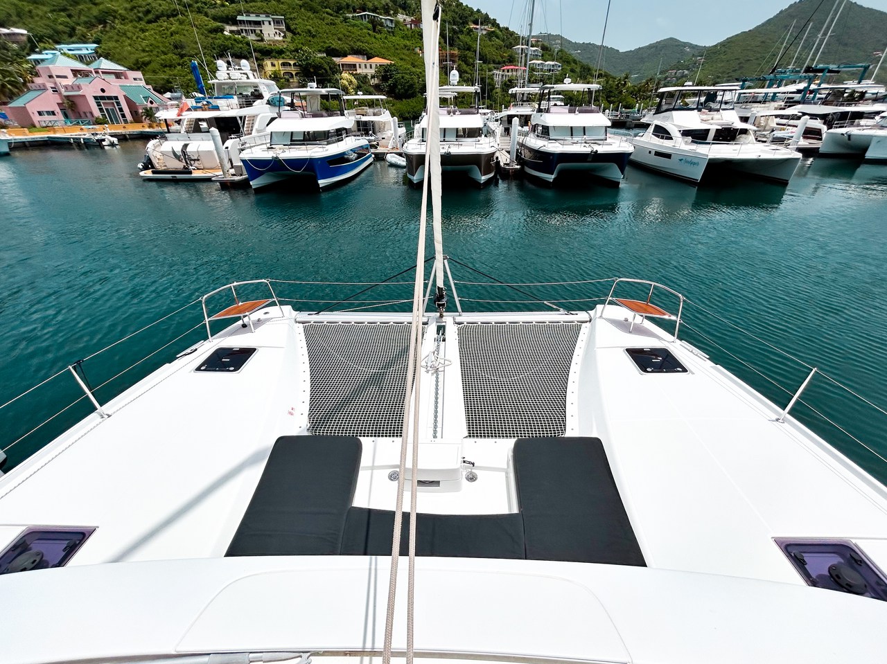 Lagoon 46 - 4 + 1 cab. — photo 11