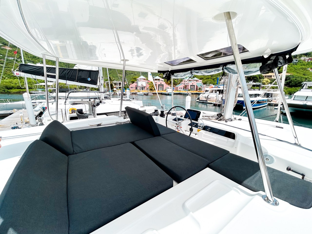 Lagoon 46 - 4 + 1 cab. — photo 12