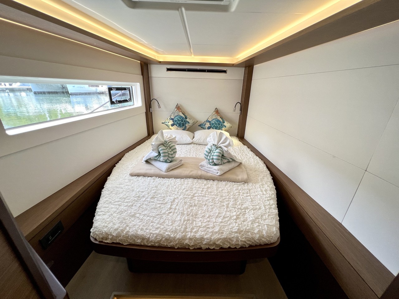 Lagoon 46 - 4 + 1 cab. — photo 26