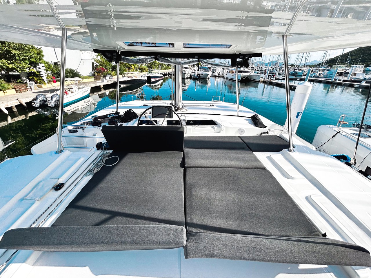 Lagoon 46 - 4 + 1 cab. — photo 11