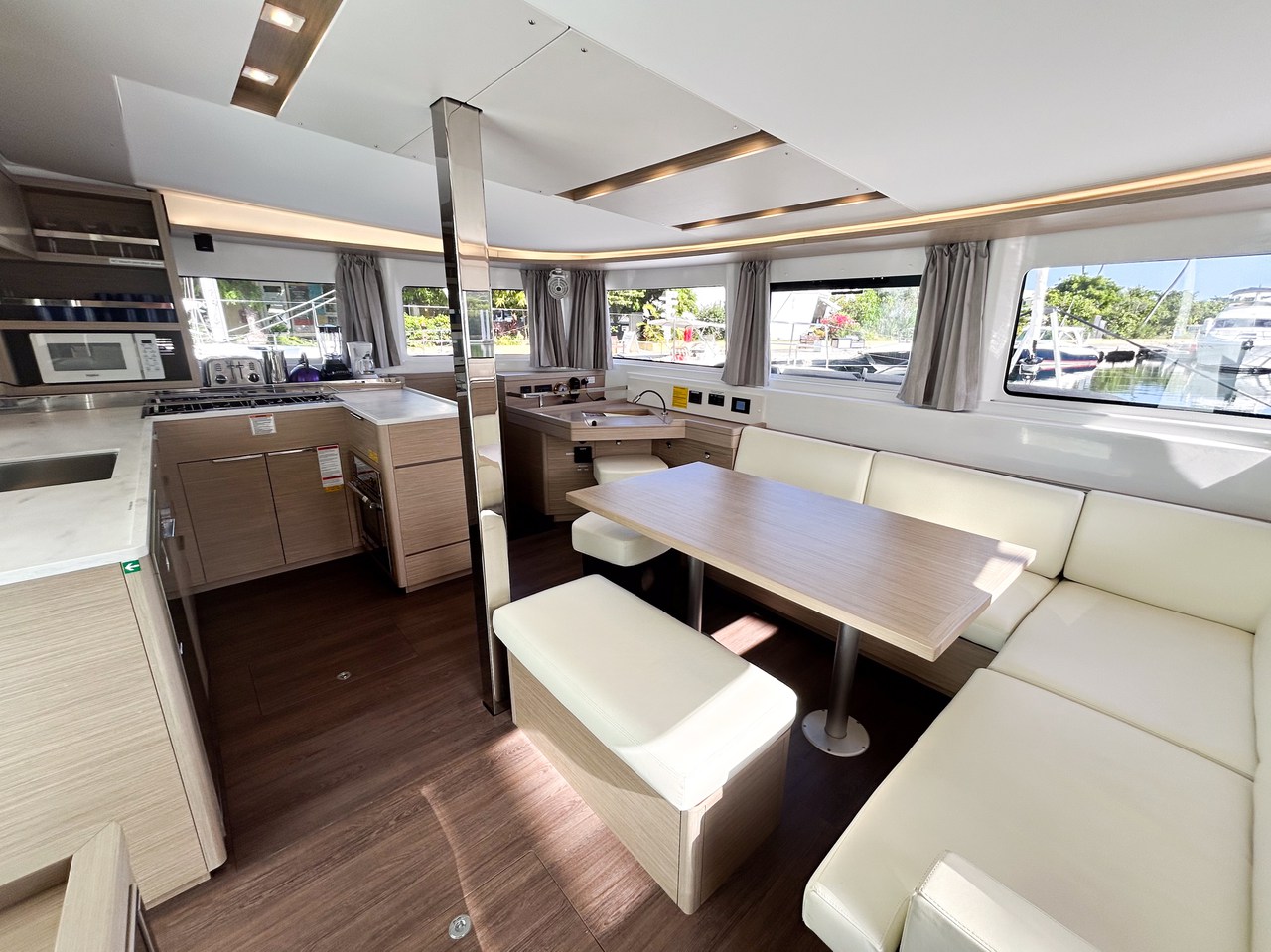 Lagoon 46 - 4 + 1 cab. — photo 14
