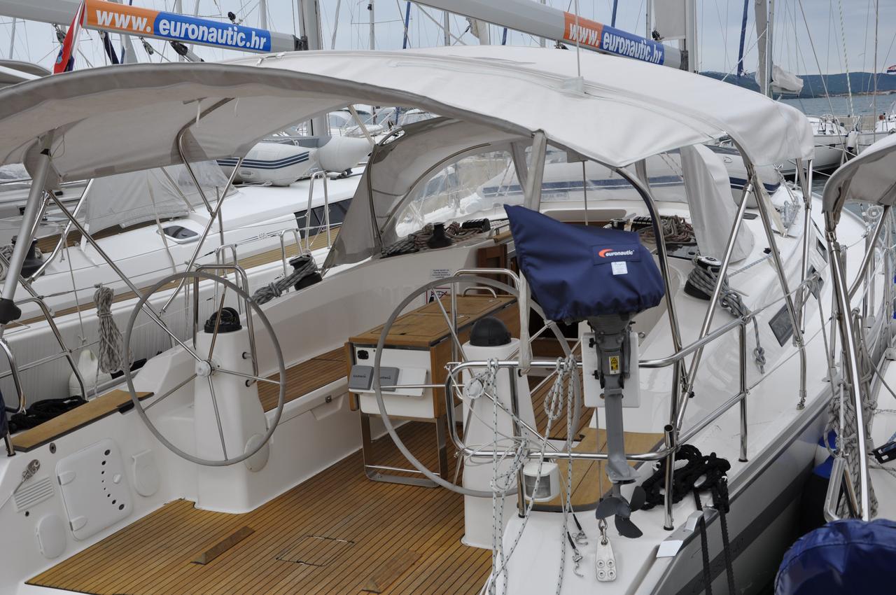 Bavaria Cruiser 40 — photo 6