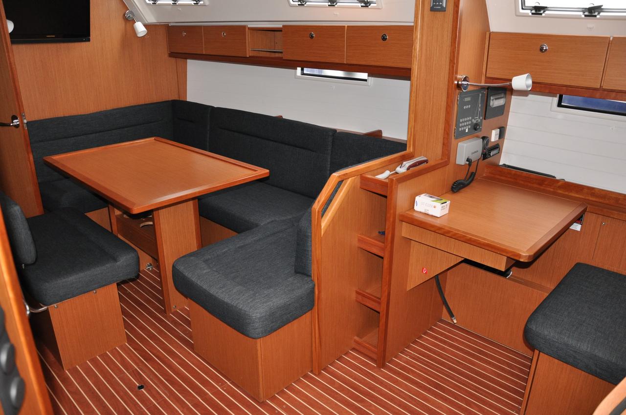 Bavaria Cruiser 40 — photo 8