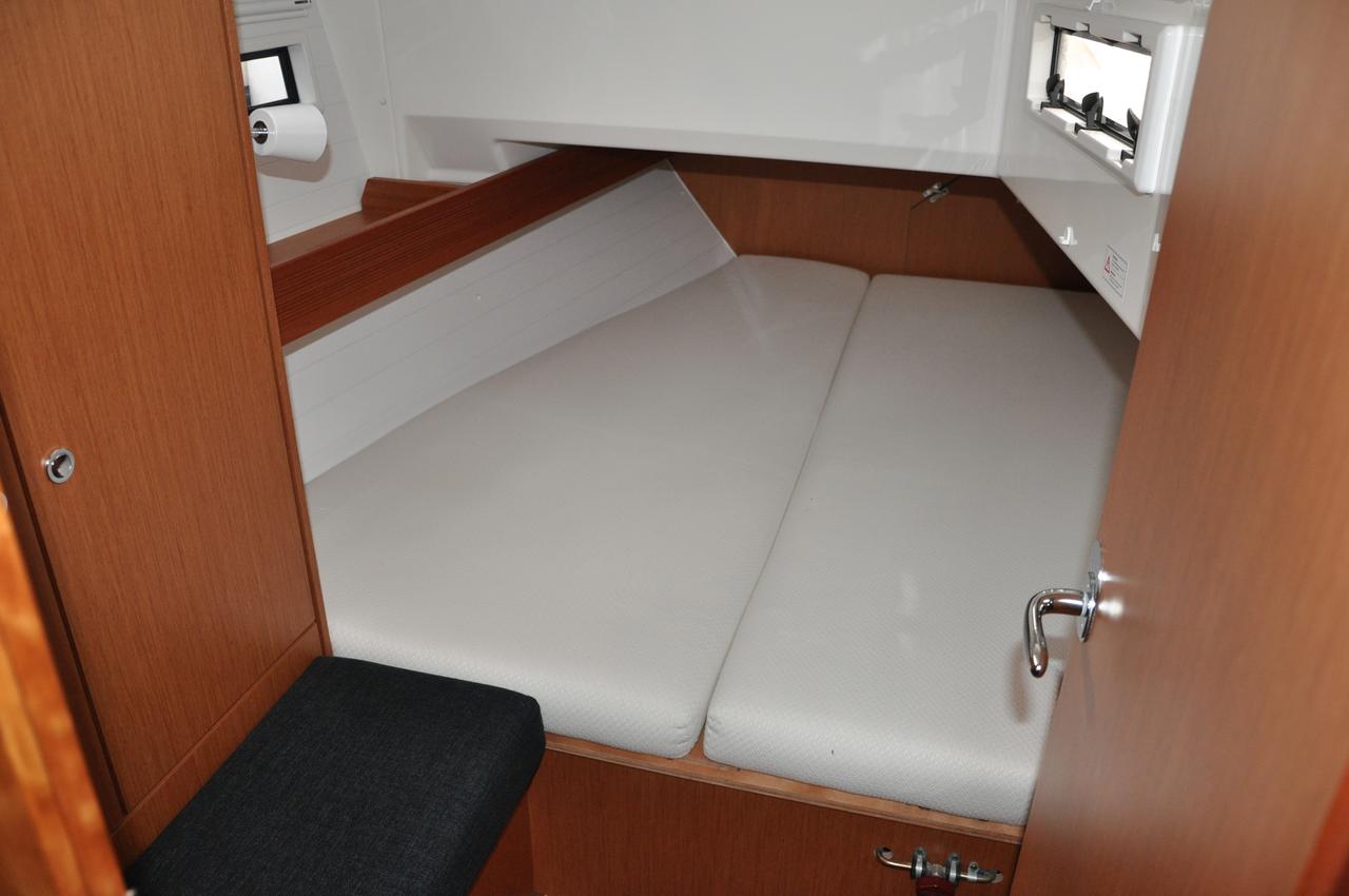 Bavaria Cruiser 40 — photo 11