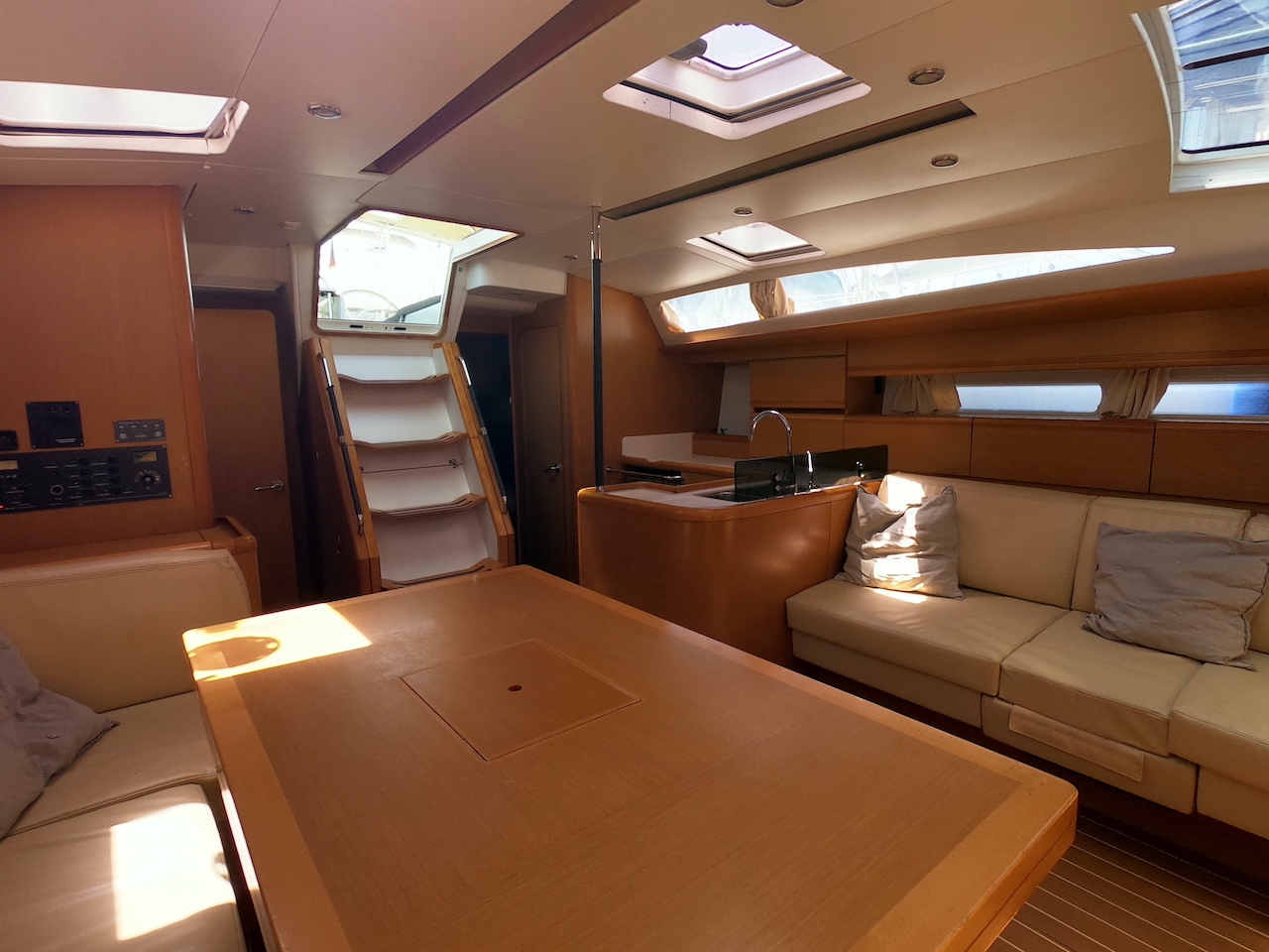 Jeanneau 53 - 5 + 1 cab. — photo 17