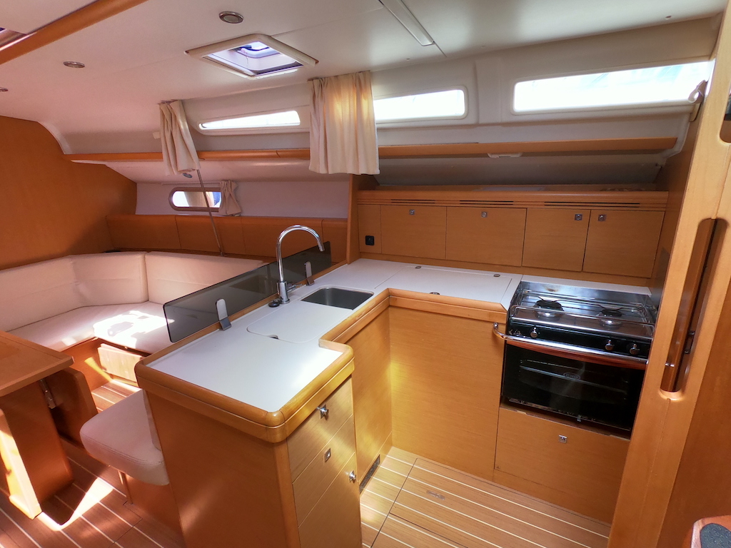 Sun Odyssey 42i — photo 6