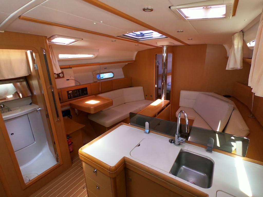 Sun Odyssey 42i — photo 11