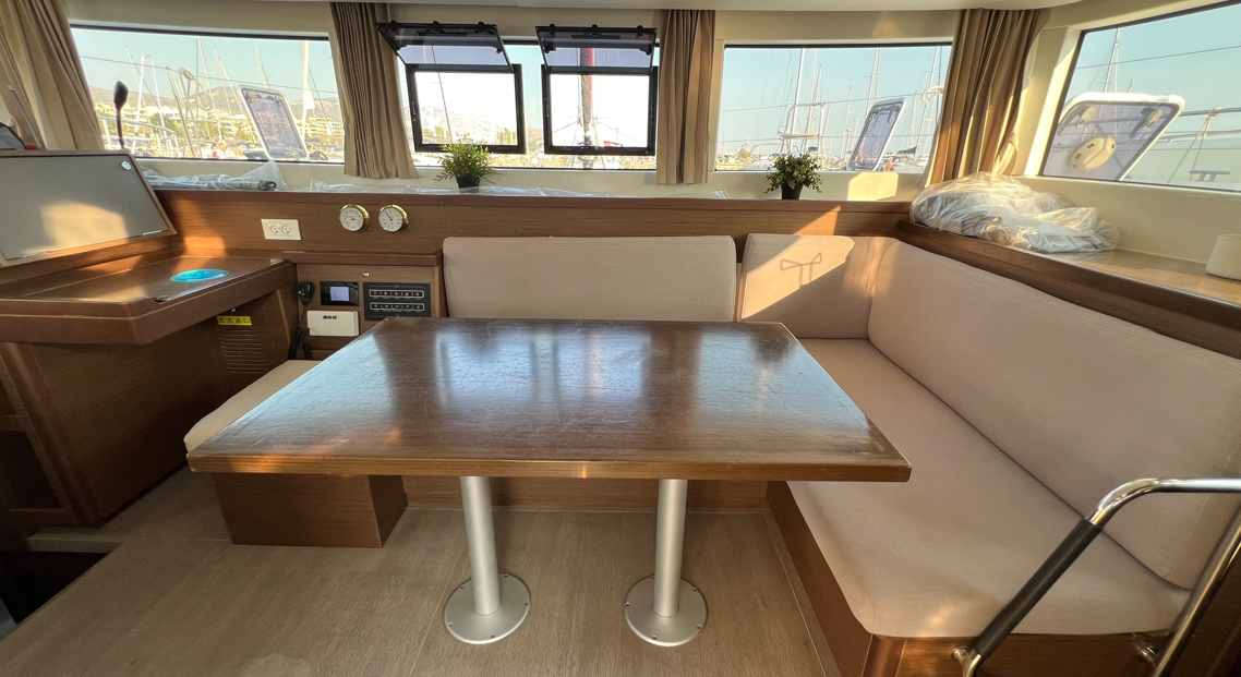 Lagoon 40 - 4 + 2 cab — photo 14