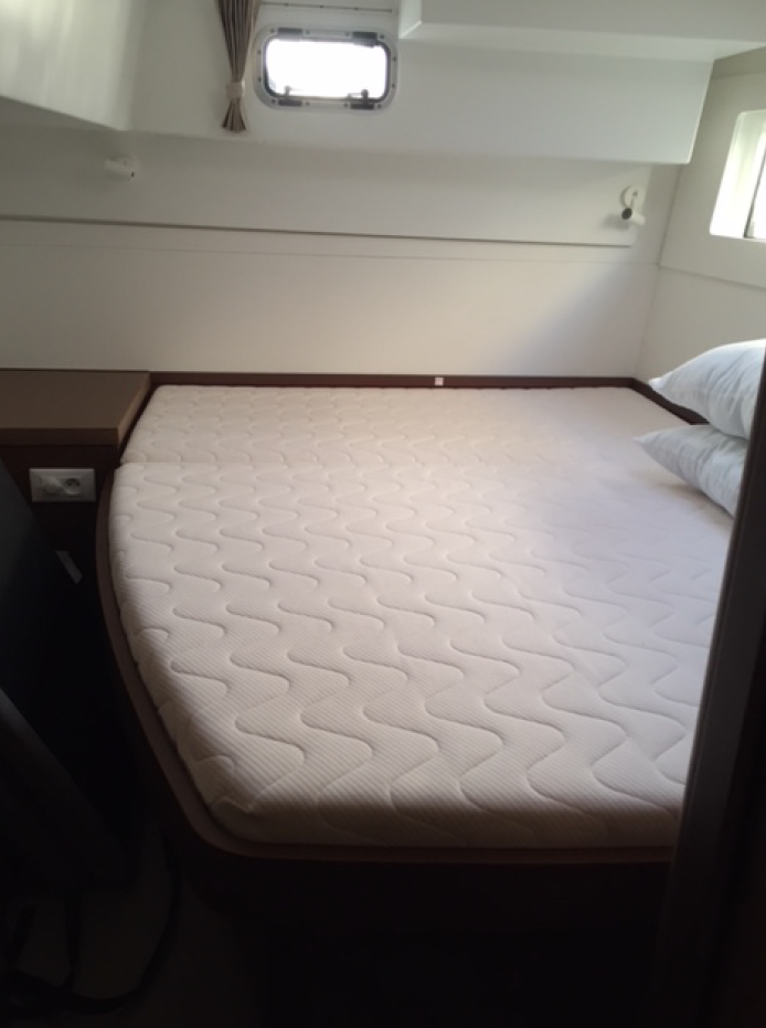 Lagoon 40 - 4 + 2 cab — photo 16