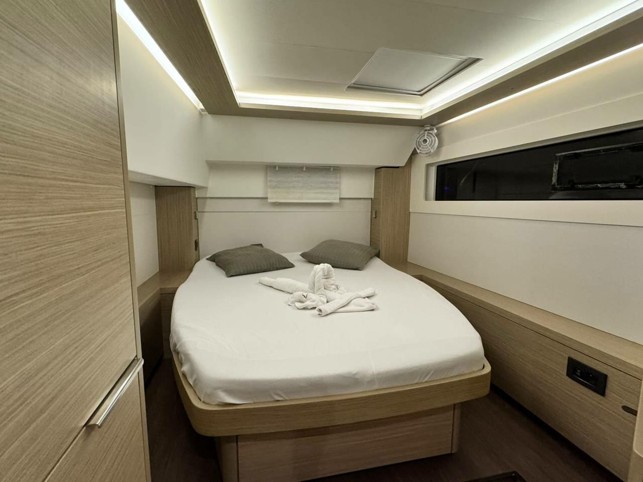Lagoon 42 - 4 + 2 cab. — photo 7