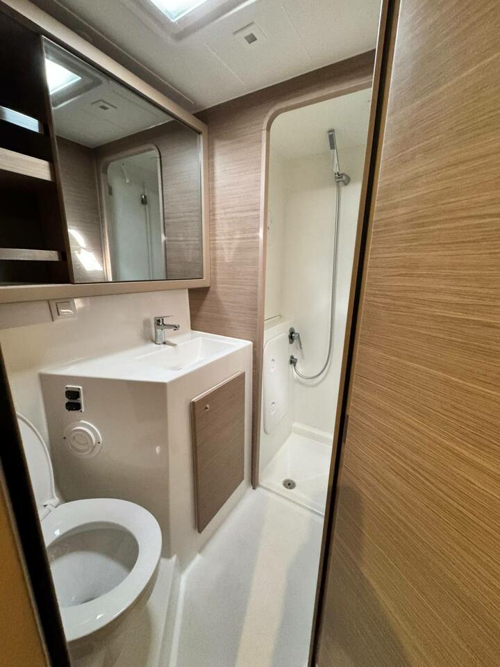 Lagoon 42 - 4 + 2 cab. — photo 8