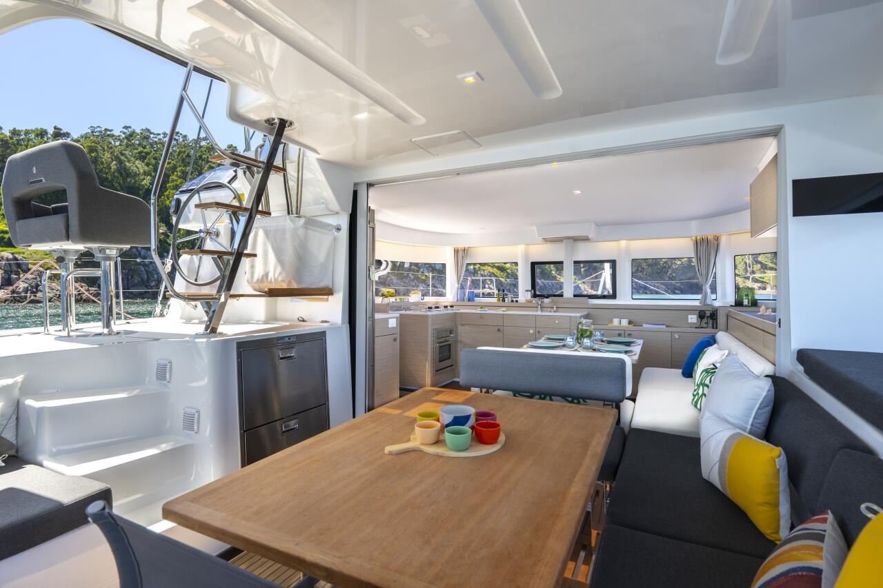 Lagoon 43 - 4 + 2 cab. — photo 3