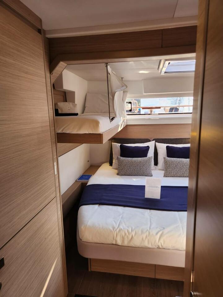 Lagoon 43 - 4 + 2 cab. — photo 6