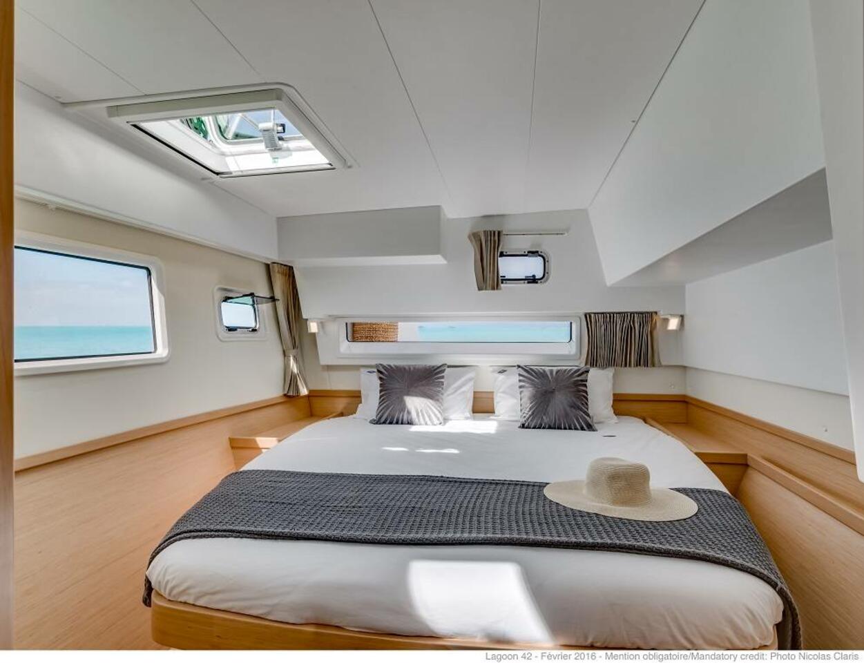 Lagoon 42 - 4 + 2 cab. — photo 8