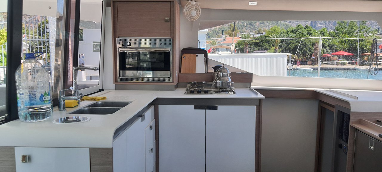 Fountaine Pajot Isla 40 - 4 + 1 cab. — photo 19