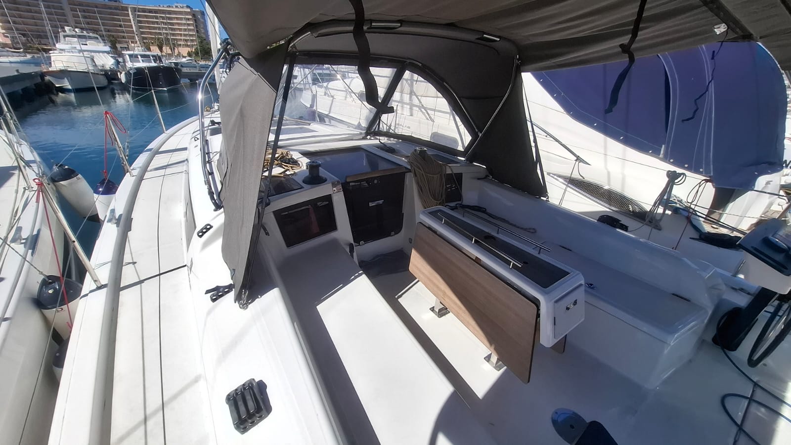 Dufour 37 - 3 cab. — photo 7
