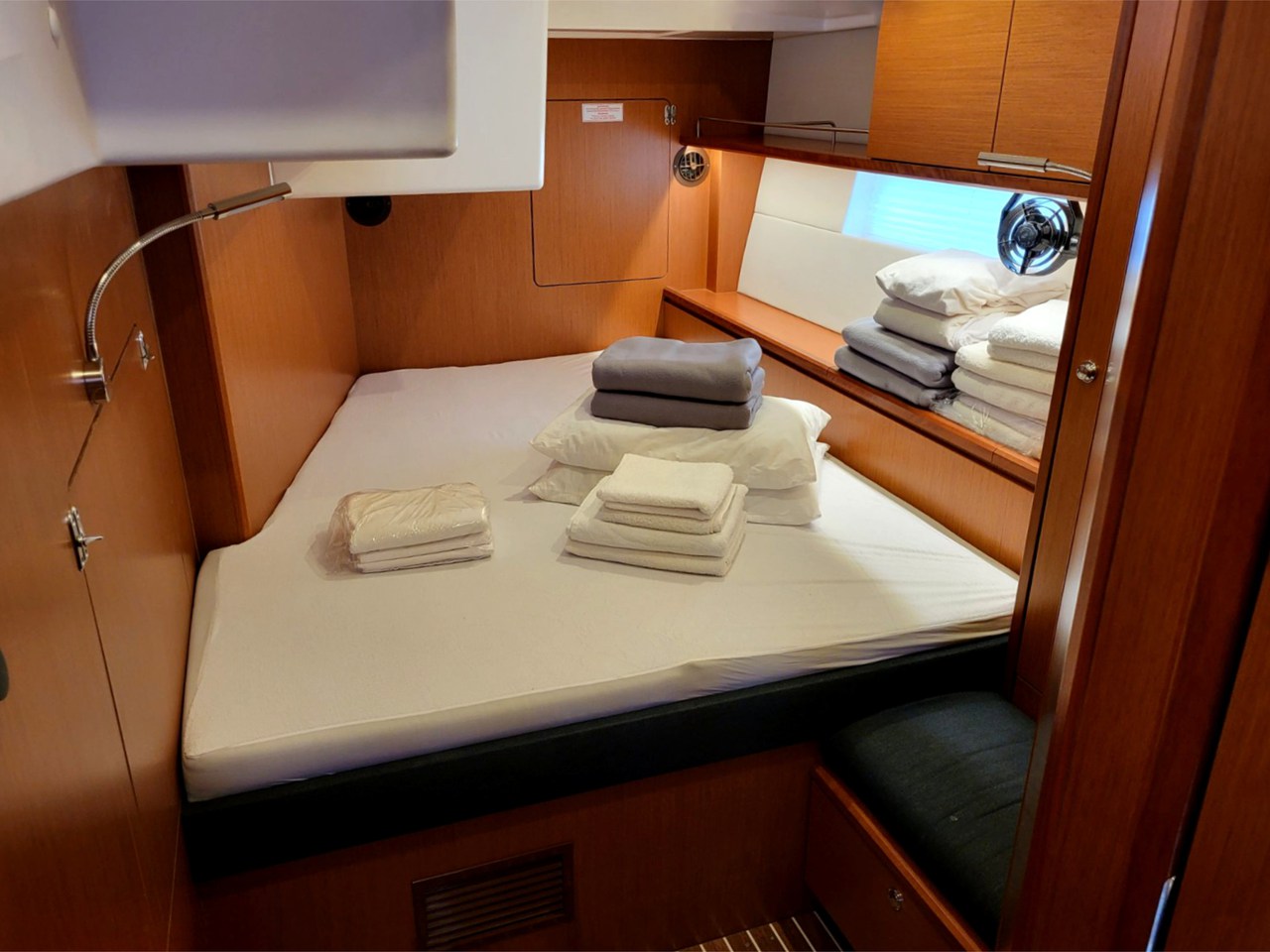 Bavaria C57 - 4 + 1 cab. — photo 10