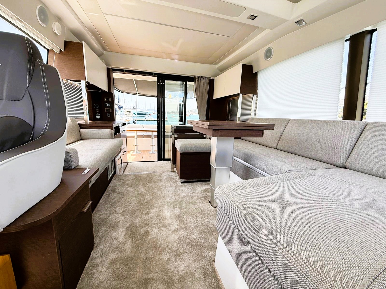 Prestige 420S — photo 31