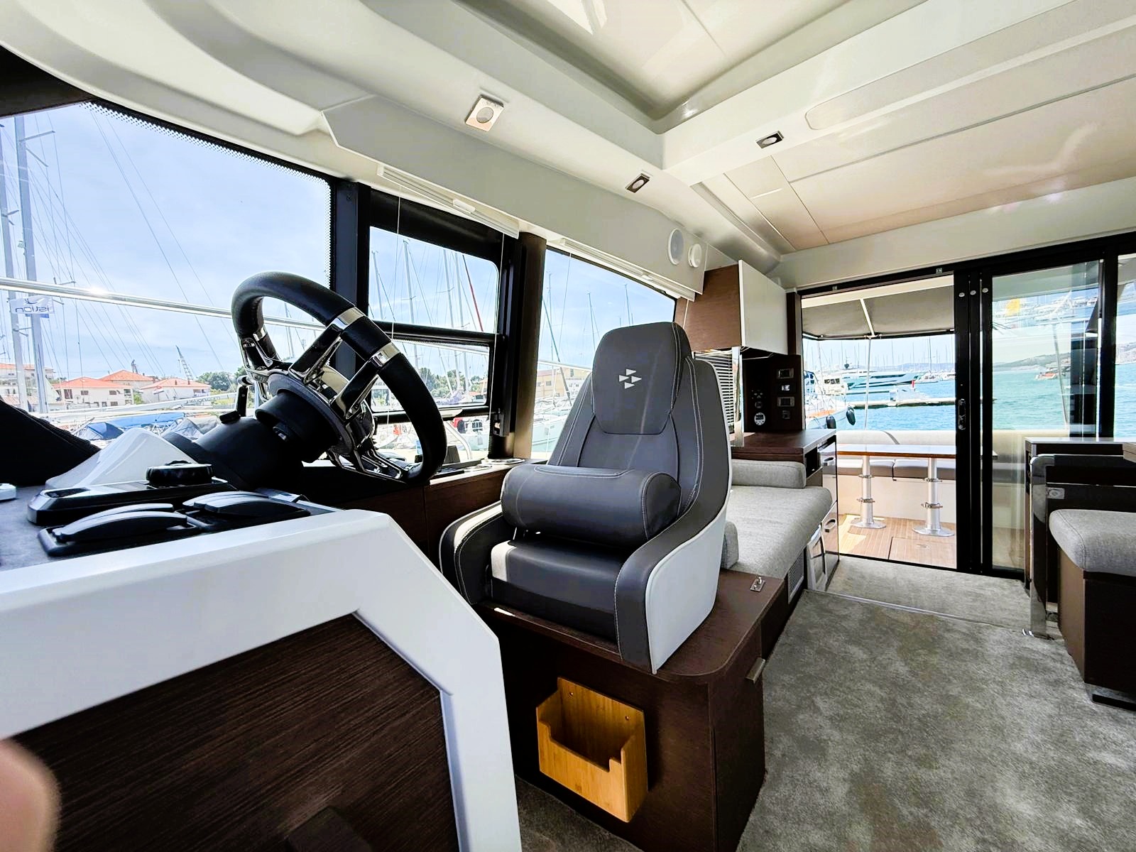 Prestige 420S — photo 32
