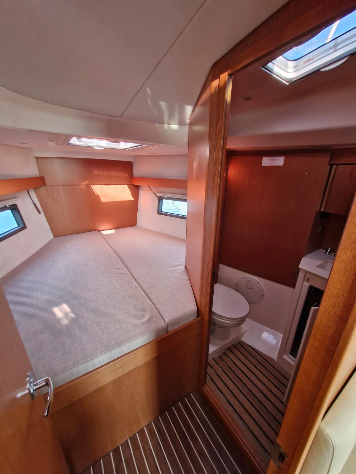Bavaria C38 — photo 10