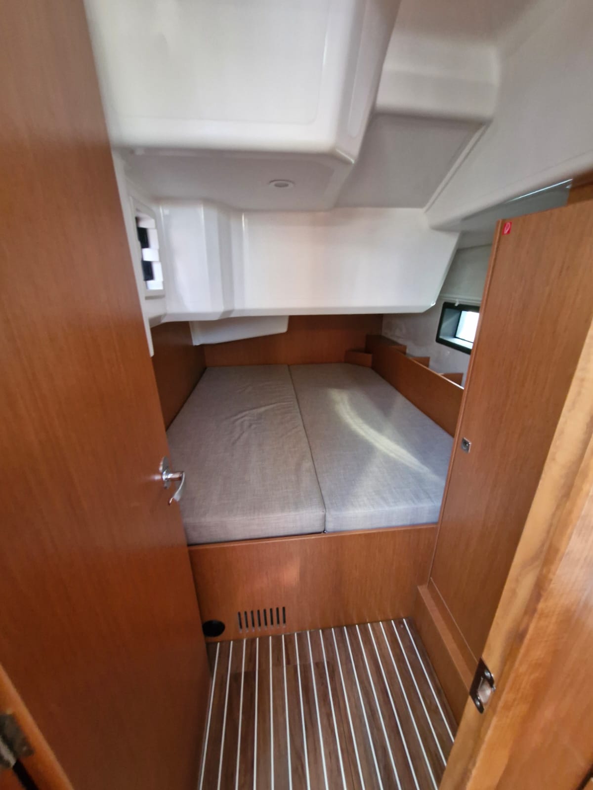 Bavaria C38 — photo 13