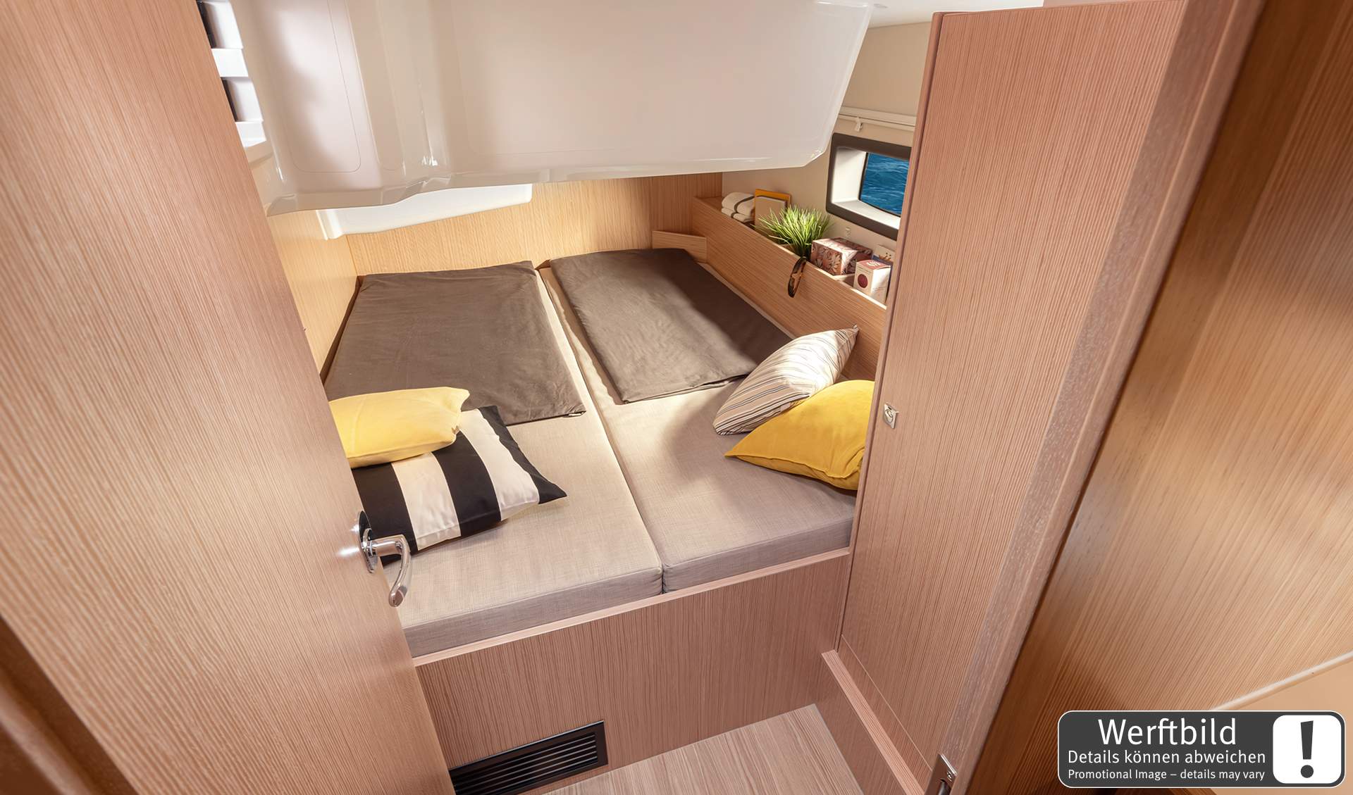 Bavaria C38 — photo 9