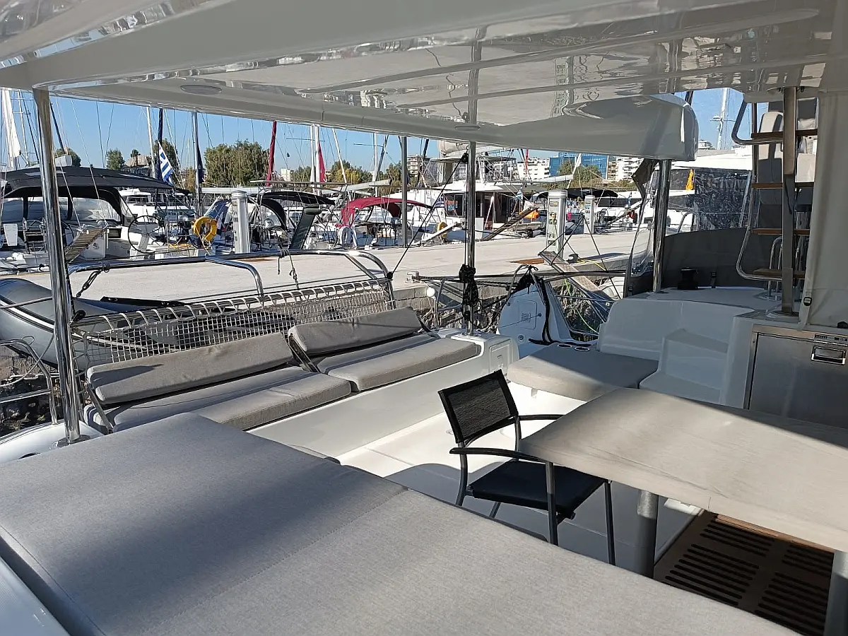 Lagoon 43 - 4 + 2 cab. — photo 8