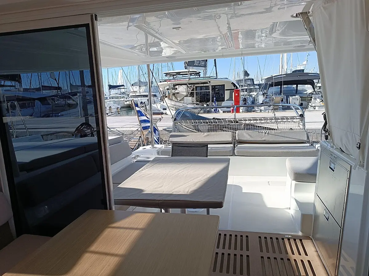 Lagoon 43 - 4 + 2 cab. — photo 10