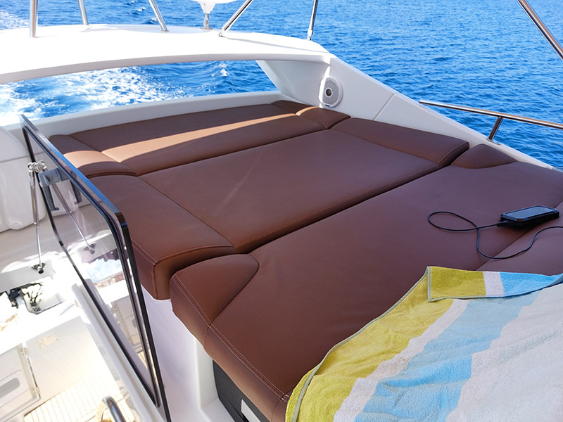 Beneteau Antares 42 Fly — photo 12