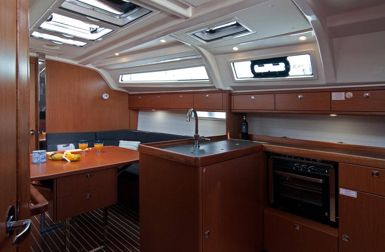 Bavaria Cruiser 37 - 3 cab. — photo 7