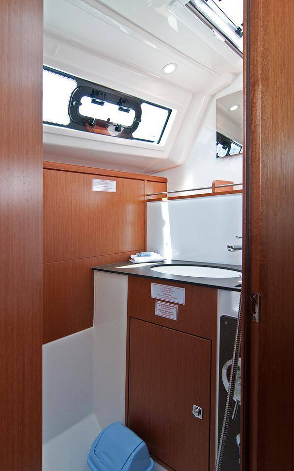 Bavaria Cruiser 37 - 3 cab. — photo 2